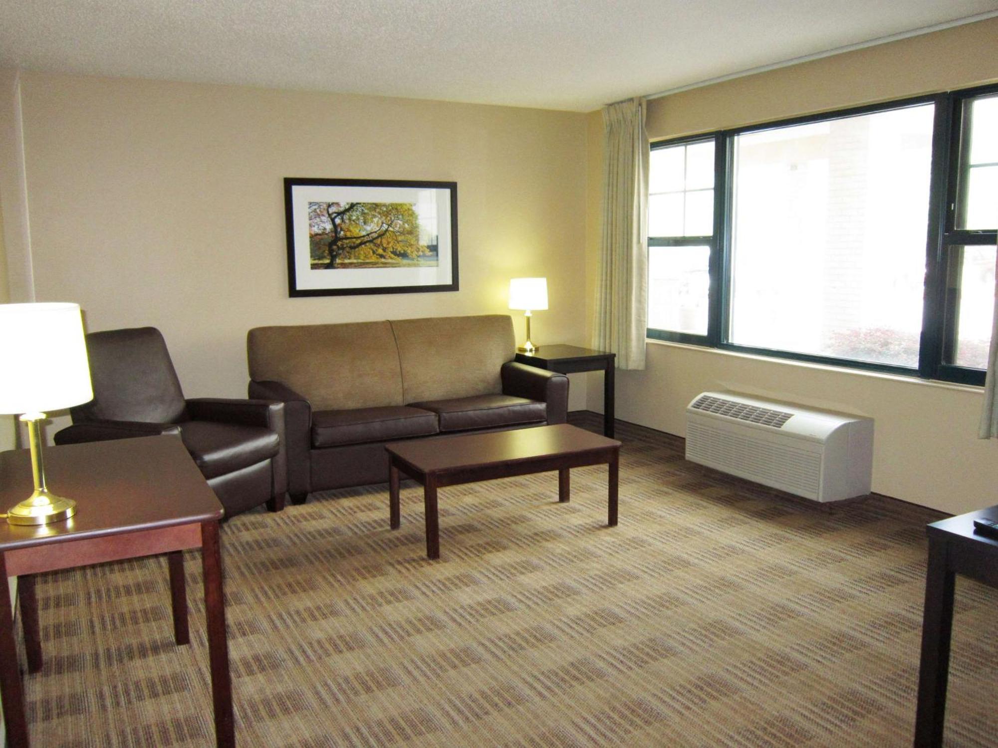 Extended Stay America Suites - Raleigh - Midtown Bagian luar foto