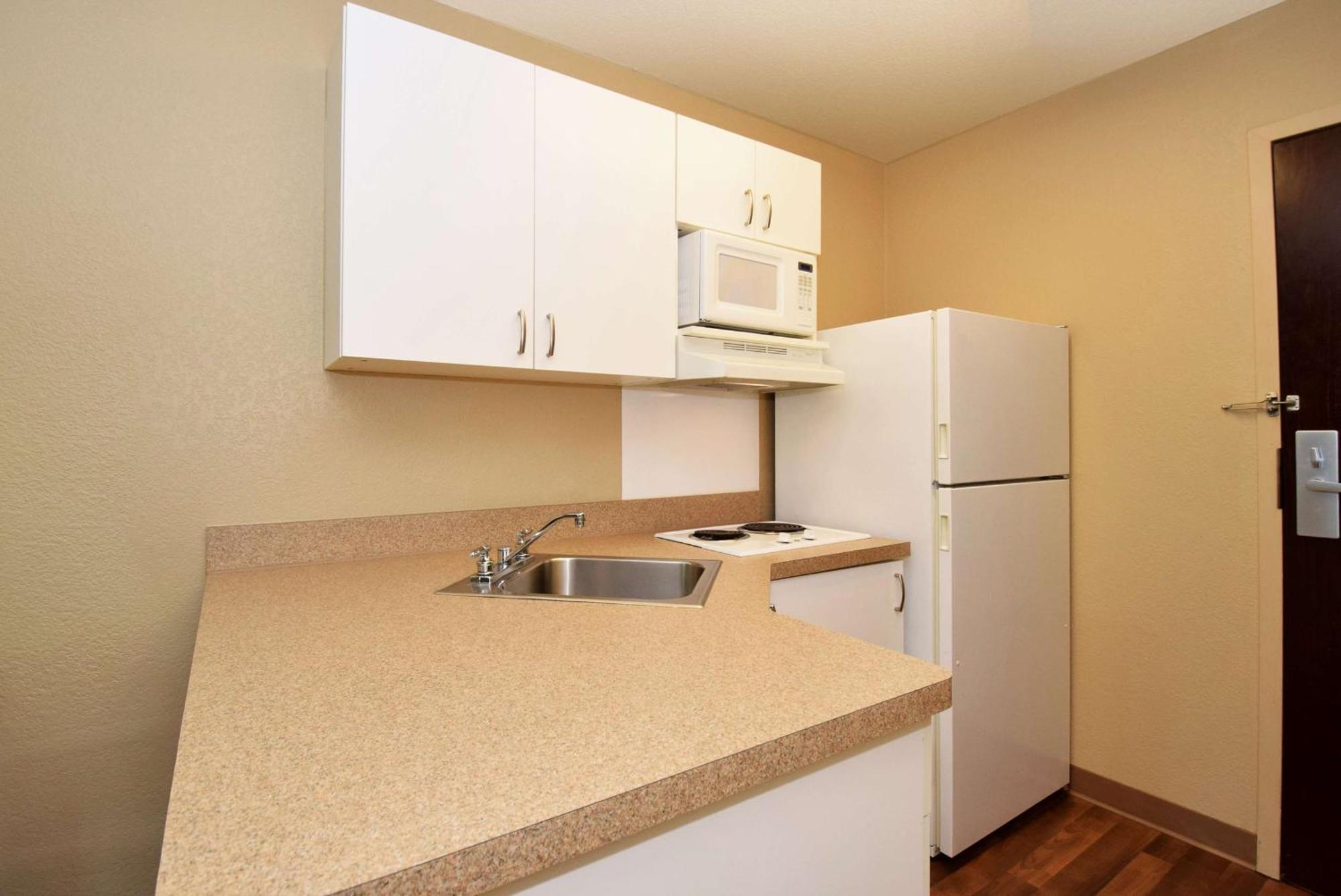 Extended Stay America Suites - Raleigh - Midtown Bagian luar foto